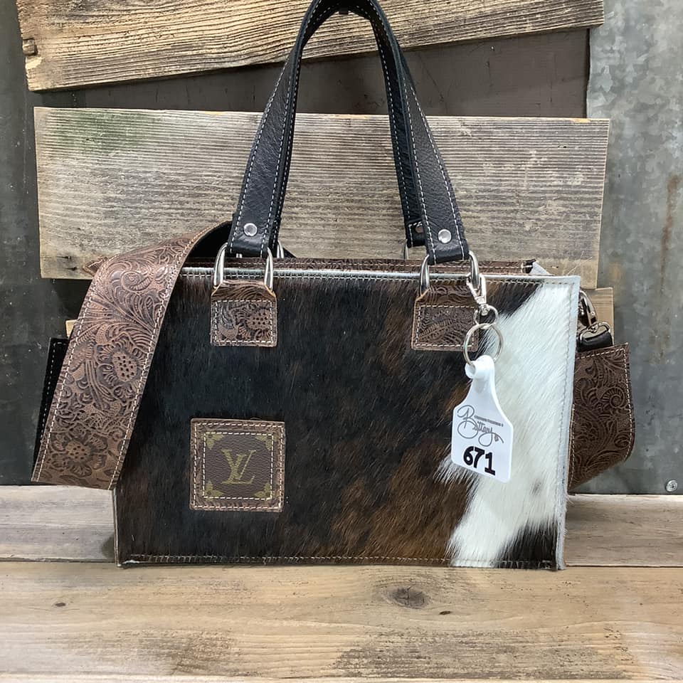 Exclusive Collection Small Town Tote - #671