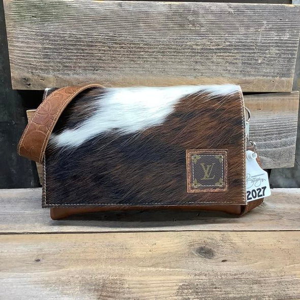 Klassy Cowgirl Leather Crossbody Bag w/ Cowhide Barrel racer – Tack N More