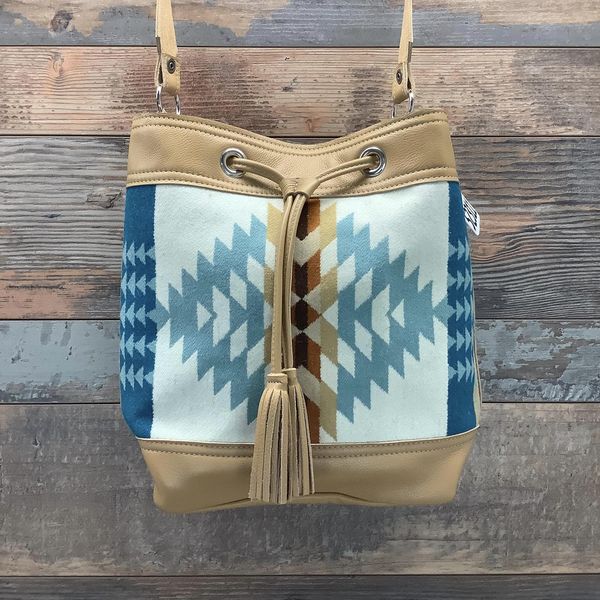 Feed Bucket Pendleton®  #52311