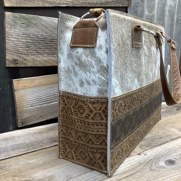 Exclusive Collection Get Outta Town Hybrid Tote #2094