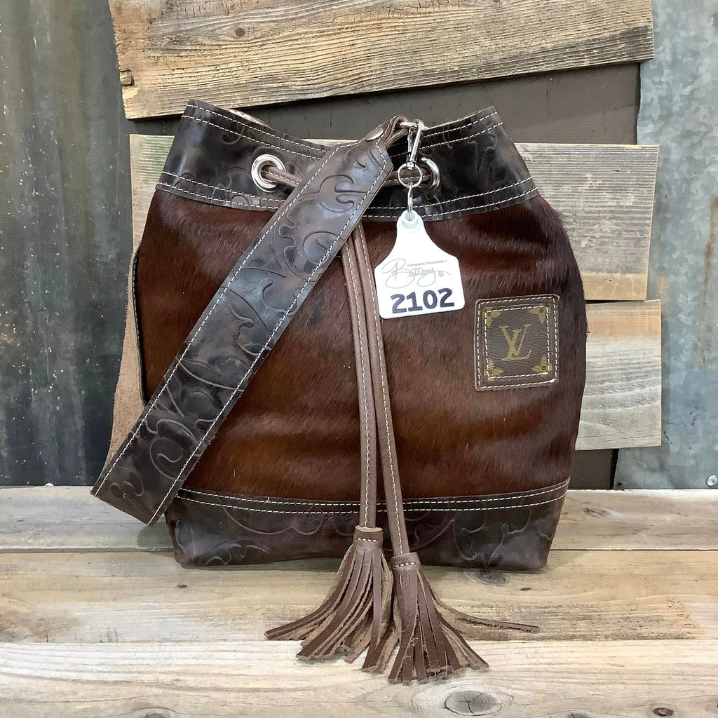 Exclusive Collection Feed Bucket #2102
