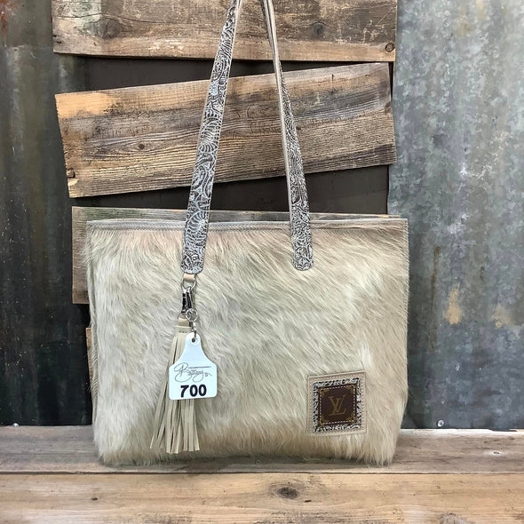 The Weekender Exclusive Collection  #700