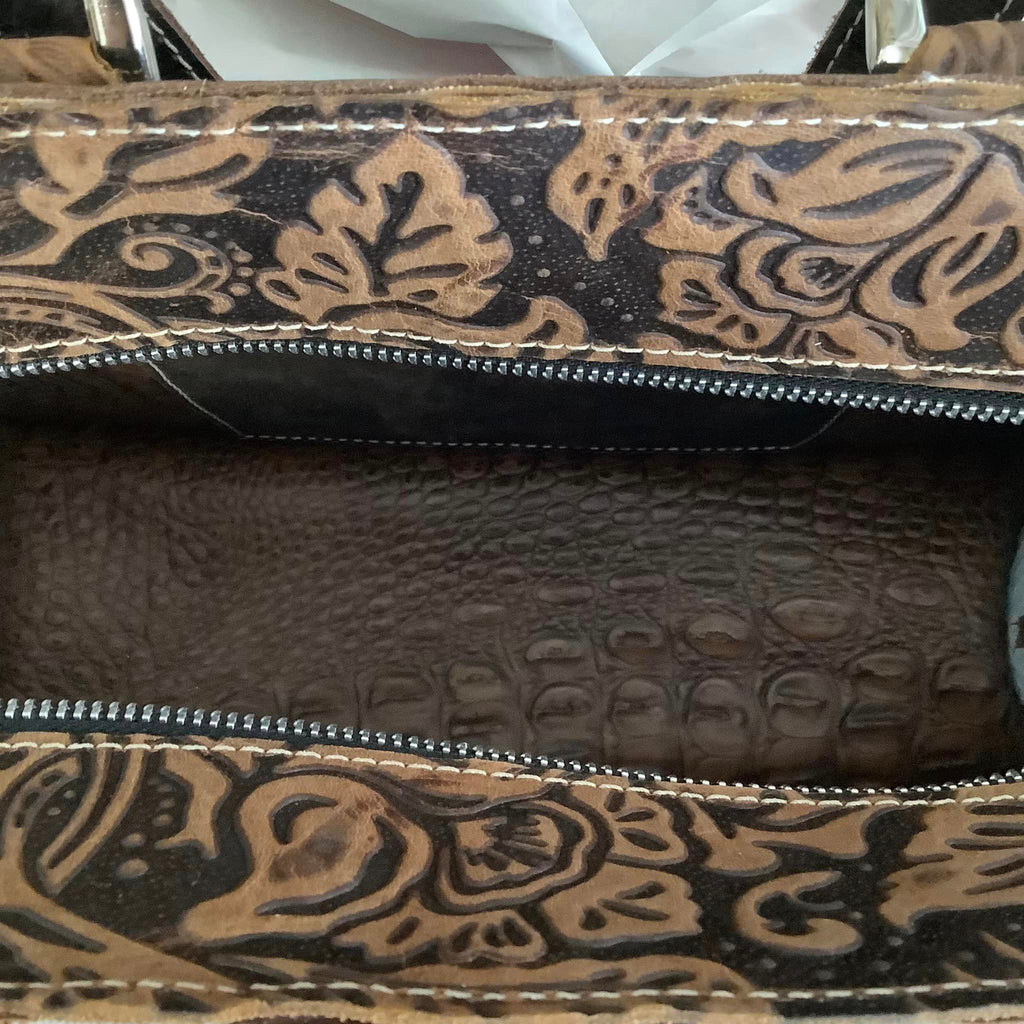 Exclusive Collection Small Town Tote #64000