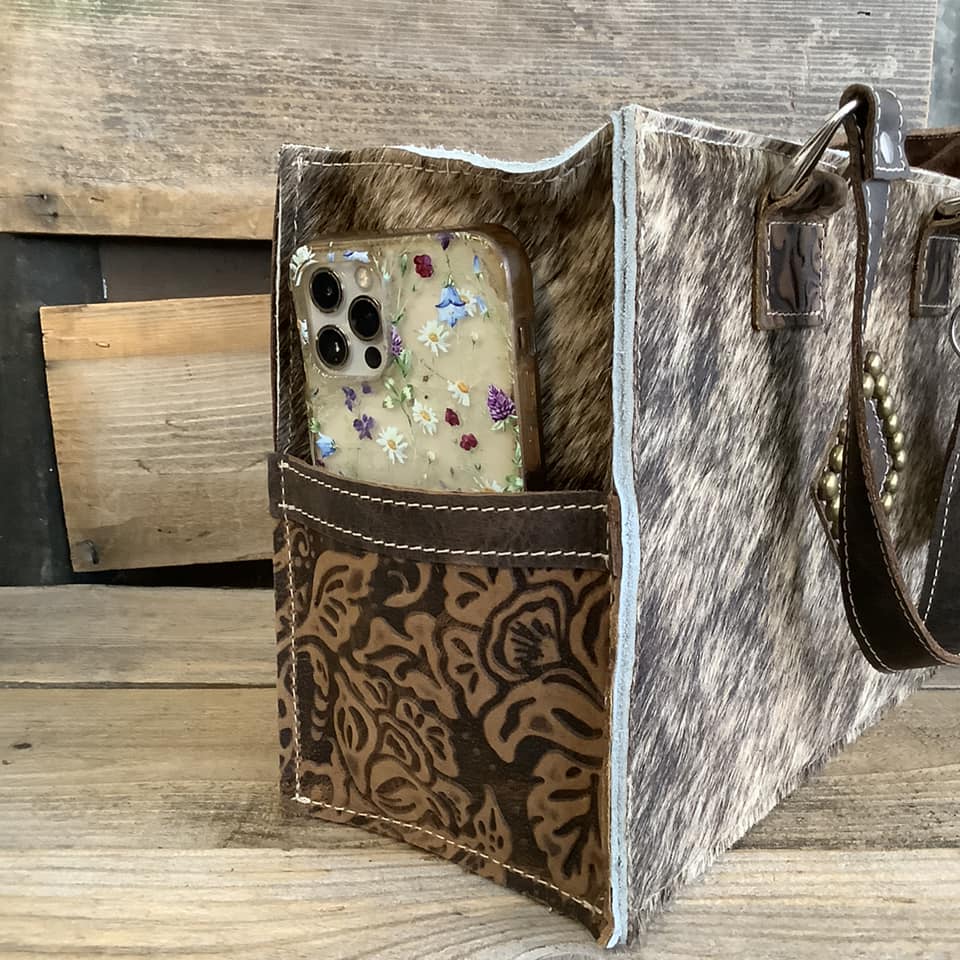 Exclusive Collection Small Town Tote #64000