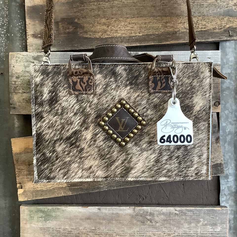 Exclusive Collection Small Town Tote #64000