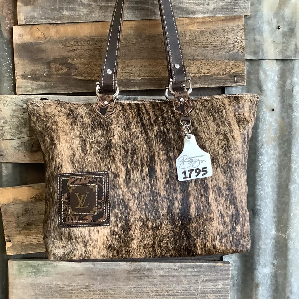 Exclusive Collection Town Square #1795