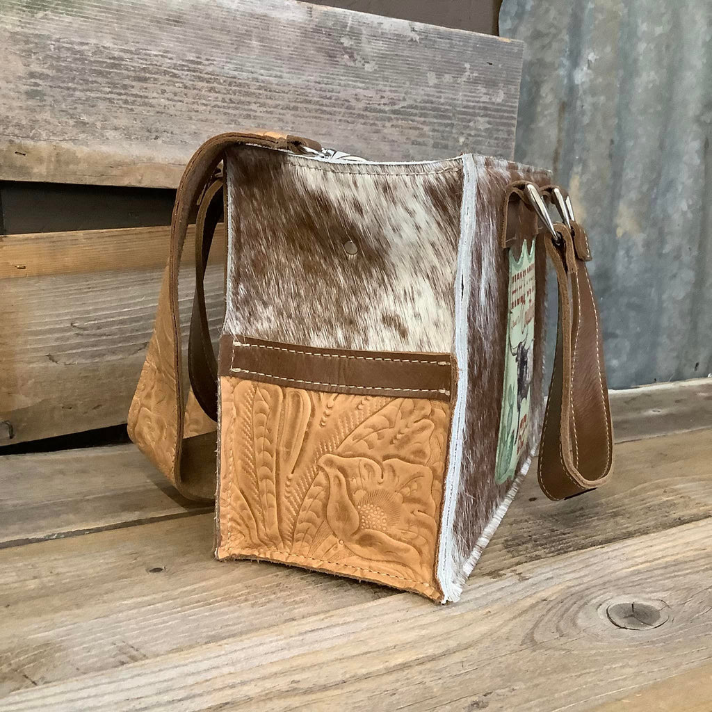Small Town Tote #62126 BNF62