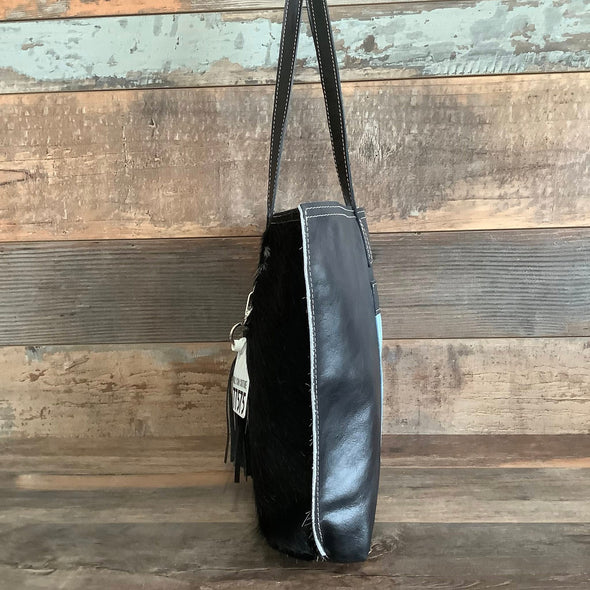 The Weekender #77575