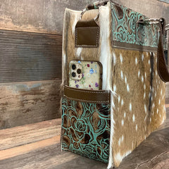 Get Outta Town Hybrid Tote Axis #57810